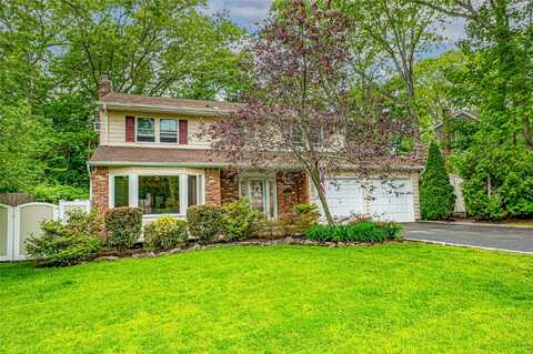 29 Harding Street, Smithtown, NY 11787