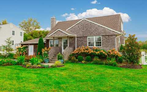 859 E Bay Drive, West Islip, NY 11795