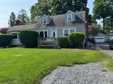 7 Chester Street, East Northport, NY 11731