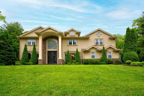 2 Maize Court, Melville, NY 11747