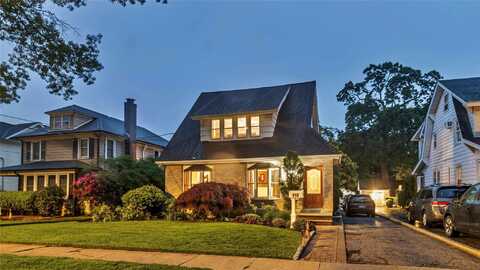 110 Driscoll Avenue, Rockville Centre, NY 11570