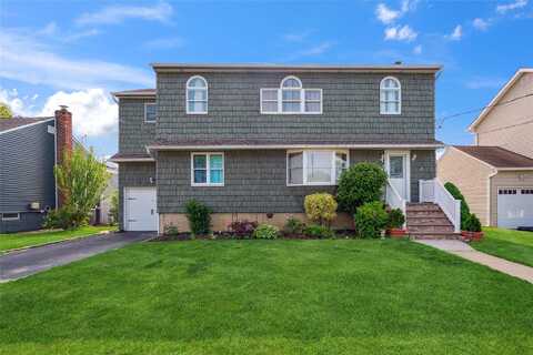 117 Ocean Avenue, Massapequa Park, NY 11762