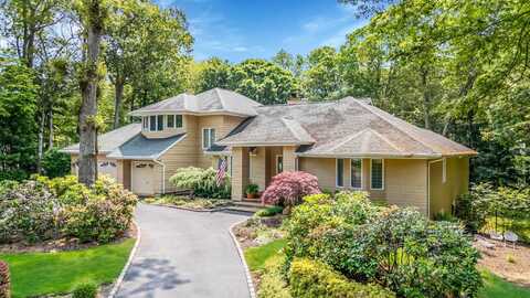 6 Ring Neck Court, Wading River, NY 11792