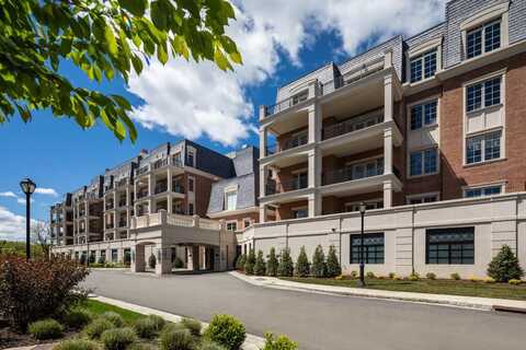1000 Royal Court, North Hills, NY 11040