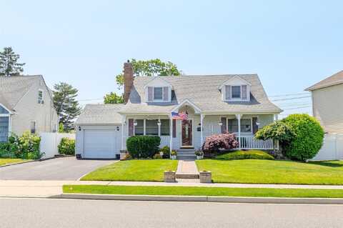 4 Underhill Avenue, Syosset, NY 11791
