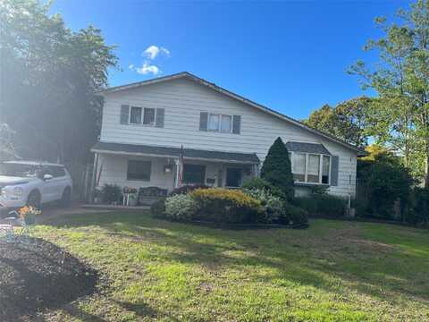 19 Kuebler Street, Blue Point, NY 11715