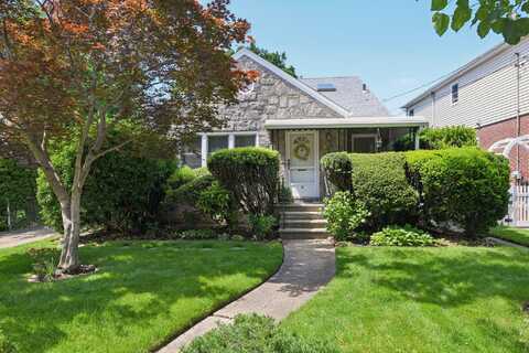 3 Dallas Avenue, New Hyde Park, NY 11040