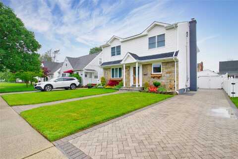 952 Van Buren Avenue, Franklin Square, NY 11010