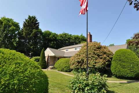 16 Evergreen Avenue, South Huntington, NY 11746