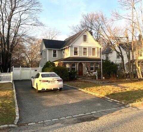 30 Arnold Avenue, West Babylon, NY 11704