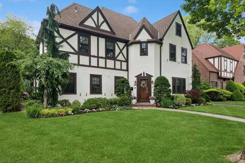 110 Lee Road, Garden City, NY 11530