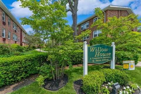 61 Maine Avenue, Rockville Centre, NY 11570