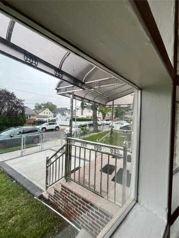 15 Meriam Street, Hempstead, NY 11550