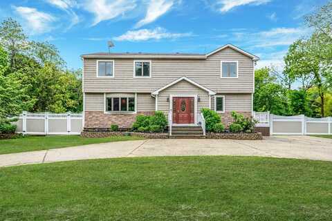 170 Oceanside Street, Islip Terrace, NY 11752