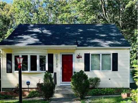 107 Cedar Lane, Medford, NY 11763