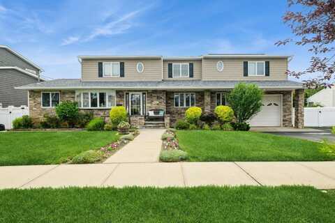 2350 Narraganset Avenue, Seaford, NY 11783