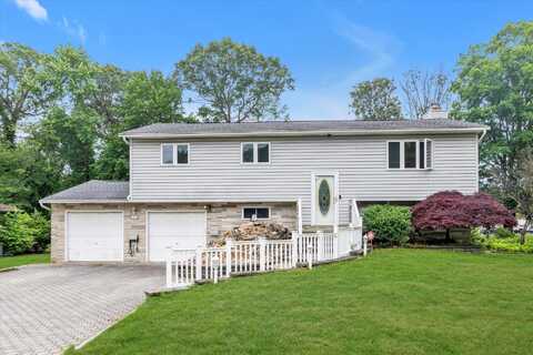 27 Heron Lane, Commack, NY 11725
