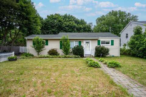 609 Michigan Avenue, Bellport, NY 11713