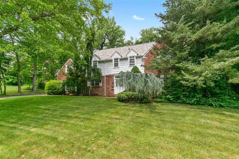 1 Ravine Road, Great Neck, NY 11023