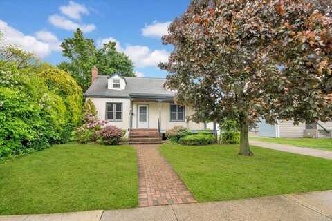 23 Lenox Place, Freeport, NY 11520