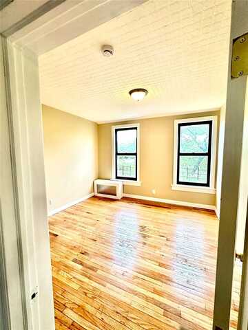 16 W 1st Street, Mount Vernon, NY 10550
