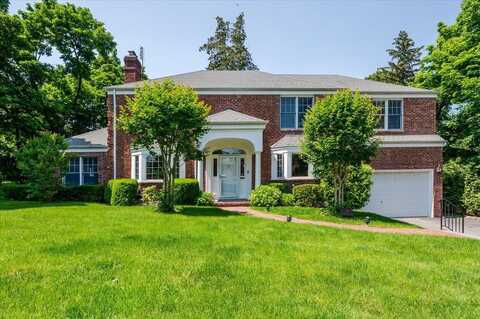 14 Pond Park Road, Great Neck, NY 11023