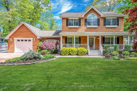 35 Fernwood Avenue, Oakdale, NY 11769