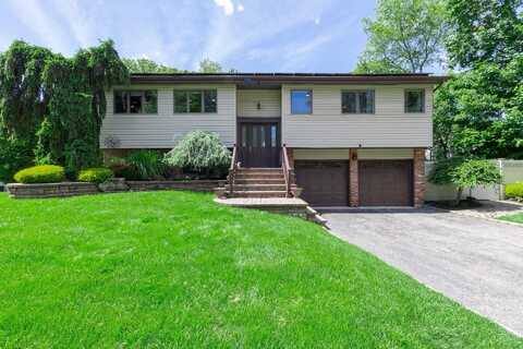 7 Quincy Lane, Smithtown, NY 11787