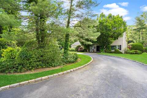 2 Harbor Court W, Roslyn Harbor, NY 11576