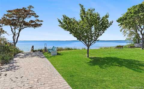 2360 Marlene Lane, Mattituck, NY 11952