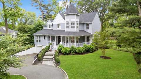 57 Harbor Park Drive, Centerport, NY 11721