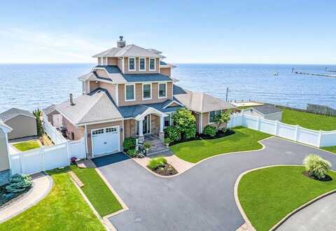 42 Browns River Road, Bayport, NY 11705
