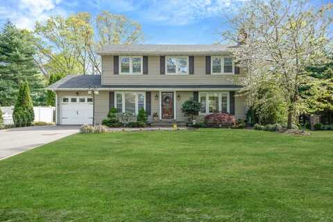 90 Rhoda Avenue, Nesconset, NY 11767