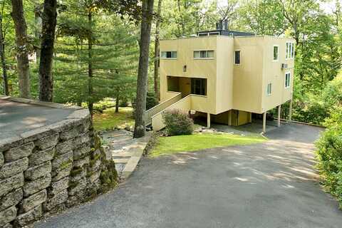 162 Fawn Hill Road, Tuxedo Park, NY 10987