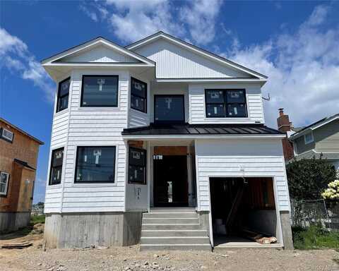 101 Clocks Boulevard, Massapequa, NY 11758