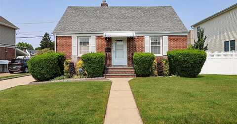 2199 McArthur Street Street, East Meadow, NY 11554