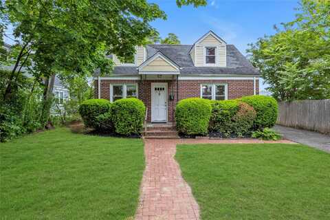 9 E 15th Street, Huntington Station, NY 11746