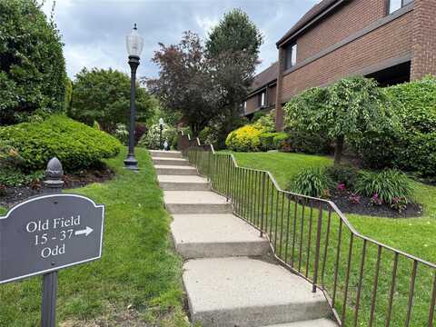 15 Oldfield Road, Roslyn, NY 11576