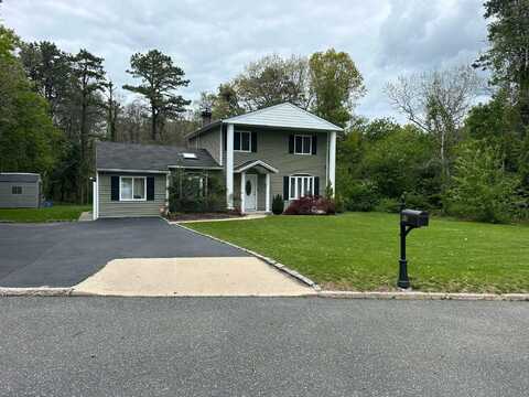 11 Grace Lane, Coram, NY 11727
