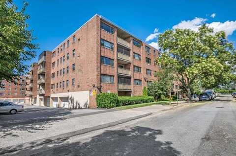 100 Clinton Avenue, Mineola, NY 11501