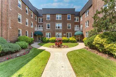 185 Atlantic Avenue, Lynbrook, NY 11563