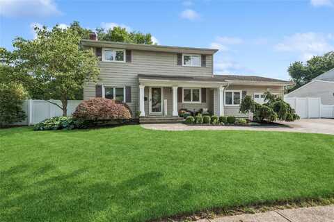 22 Shelton Court, Commack, NY 11725