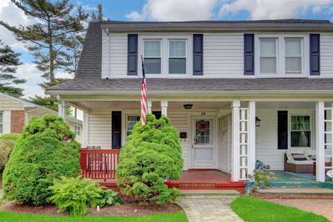 29 Meadow Street, Garden City, NY 11530