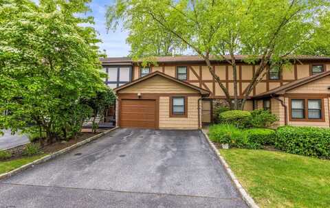 24 Hampton Court, Woodbury, NY 11797