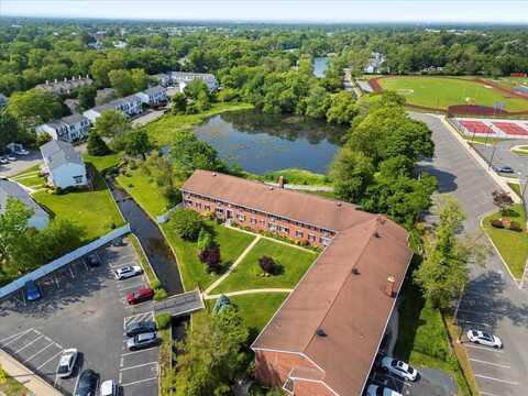 200 Merrick Road, Amityville, NY 11701