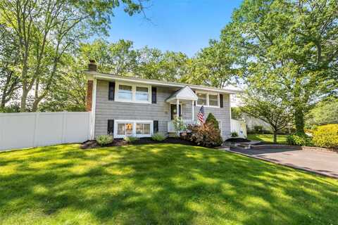 25 Arrowhead Lane, East Setauket, NY 11733
