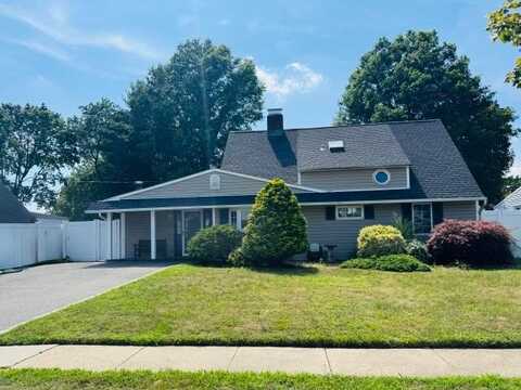 52 April Lane, Hicksville, NY 11801