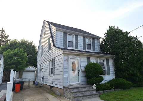 15 Stratford Avenue, Williston Park, NY 11596