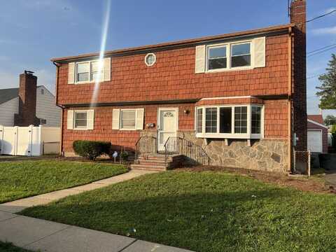 5 Brighton Place, Hicksville, NY 11801