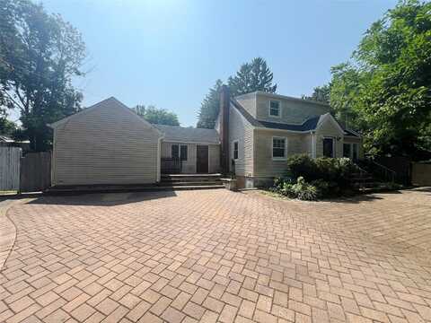 8 Ludlam Street, Huntington Station, NY 11746